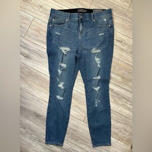 Torrid Bombshell Skinny Distressed Jeans Size 18R NWT